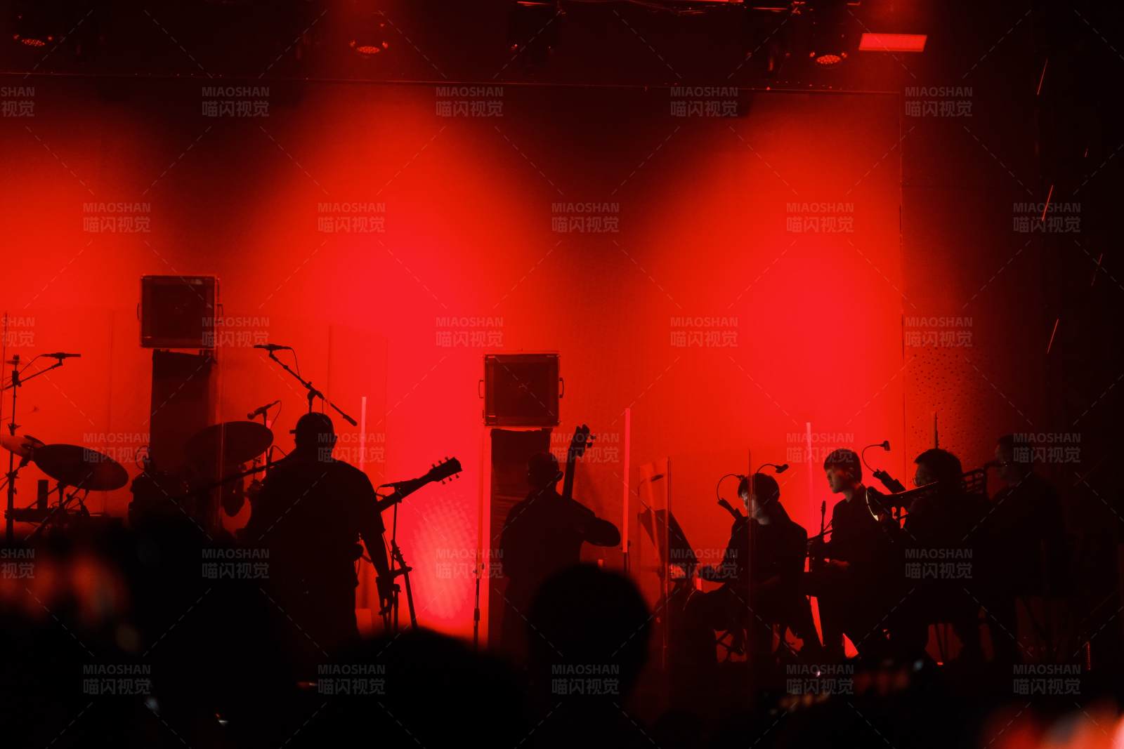 红光舞台乐队演出图片