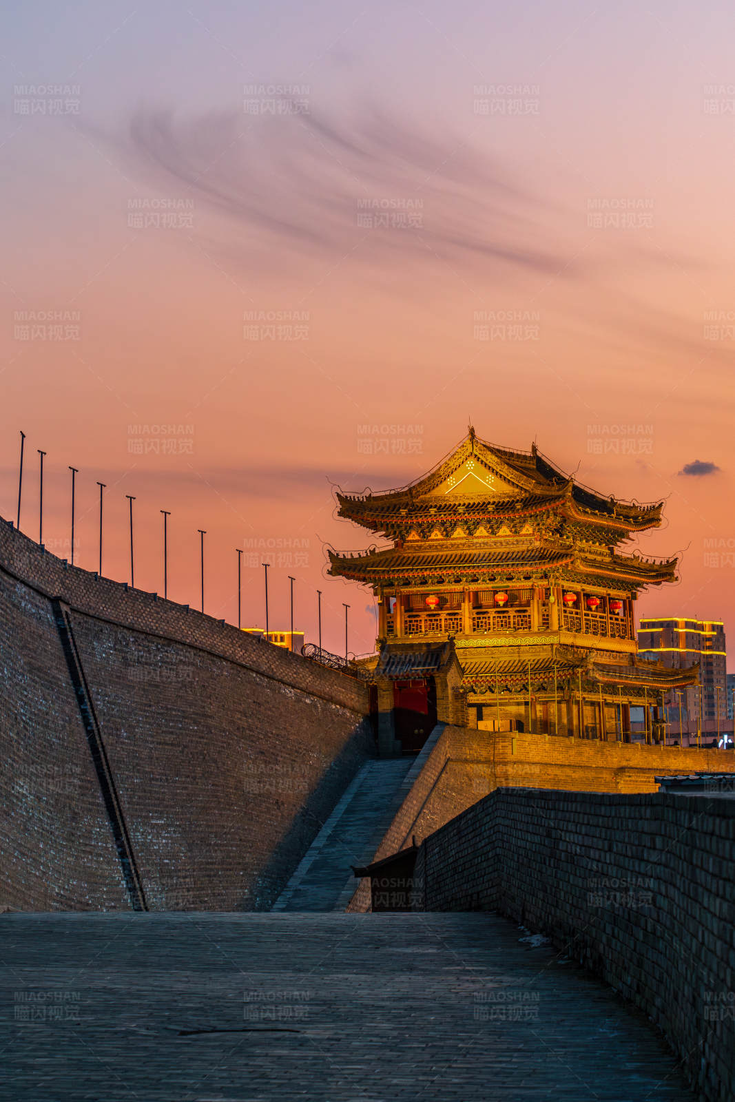 黄昏下的榆林南门古城墙图片