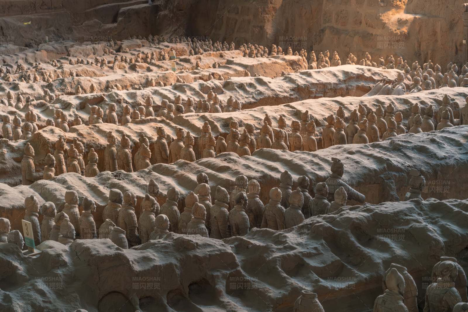 兵马俑的宏伟阵容图片