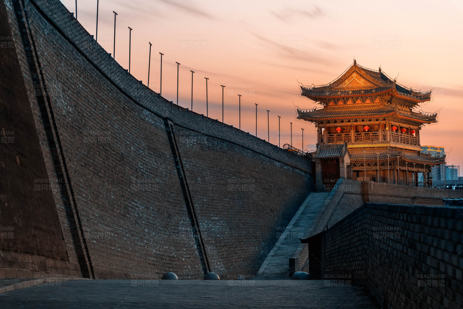 夕阳下的榆林南门古城墙图片