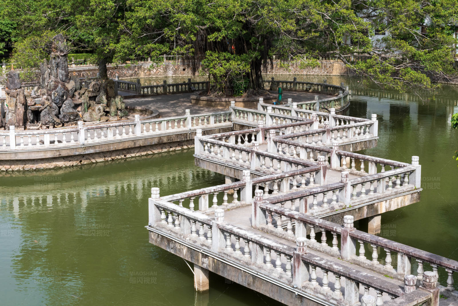 曲桥映水 园林美景图片