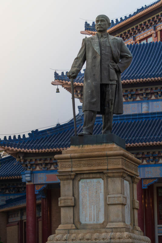 孙中山雕像图片