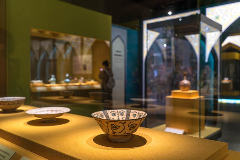博物馆里的古代陶瓷展图片