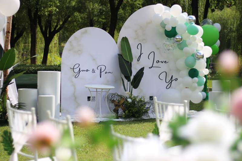 浪漫户外婚礼布置图片