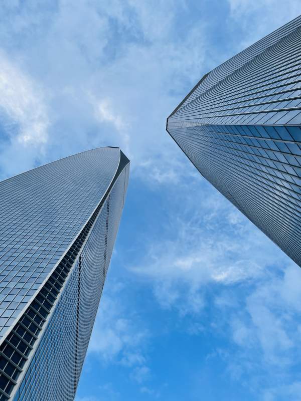 双塔摩天楼图片