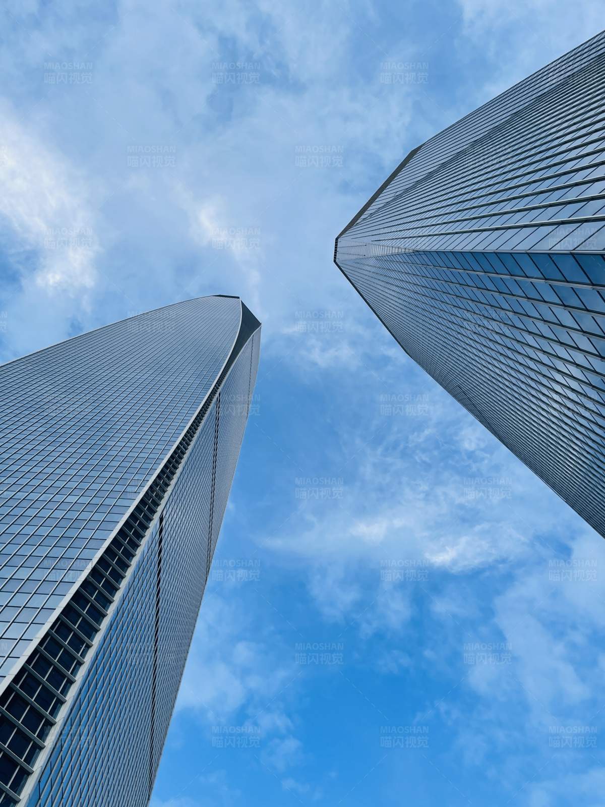 双塔摩天楼图片