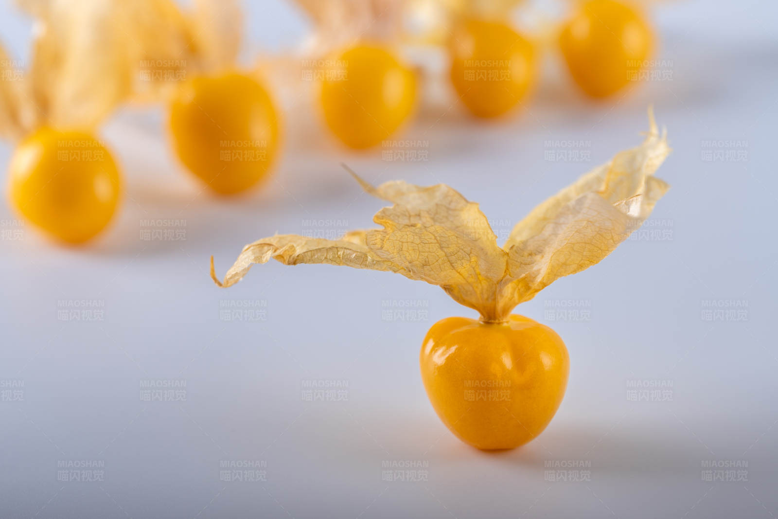 金黄色的果实图片