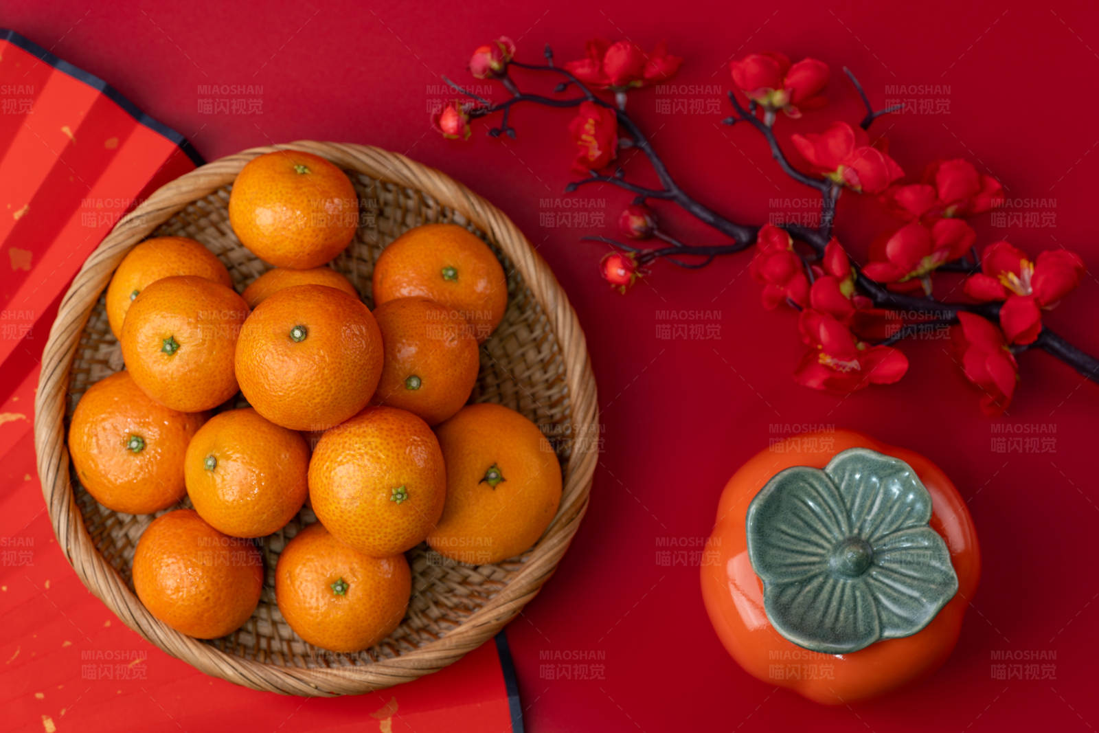 春节橙子与柿子装饰图片