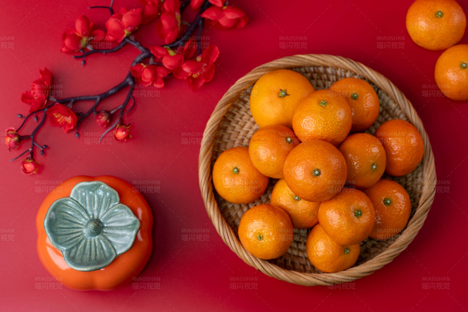 春节橙子与柿子装饰图片