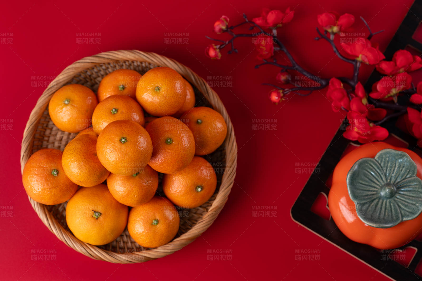 春节橙子与柿子装饰图片