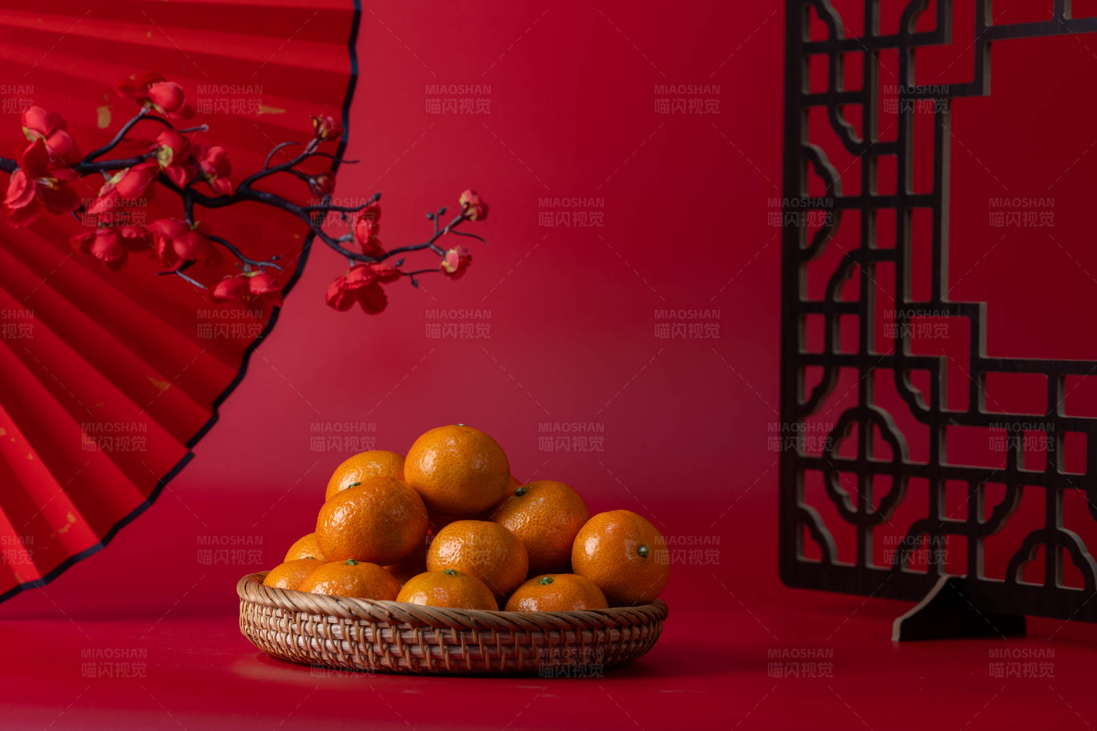 春节静物 橘子与扇子图片