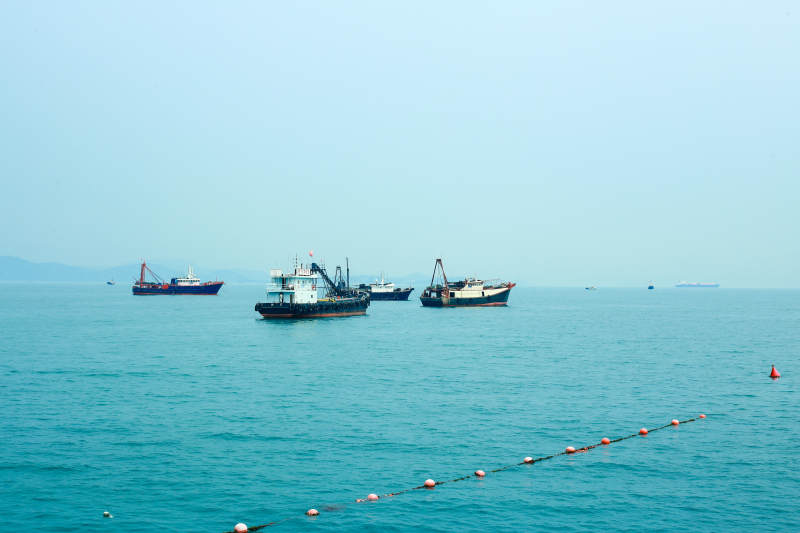 海上渔船图片