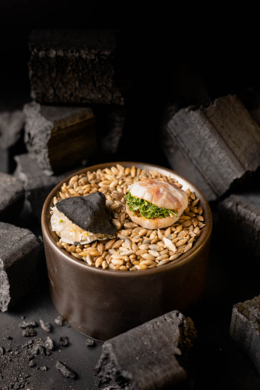 炭烧美食特写图片