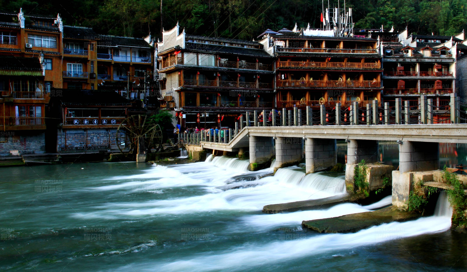 凤凰古城风光图片