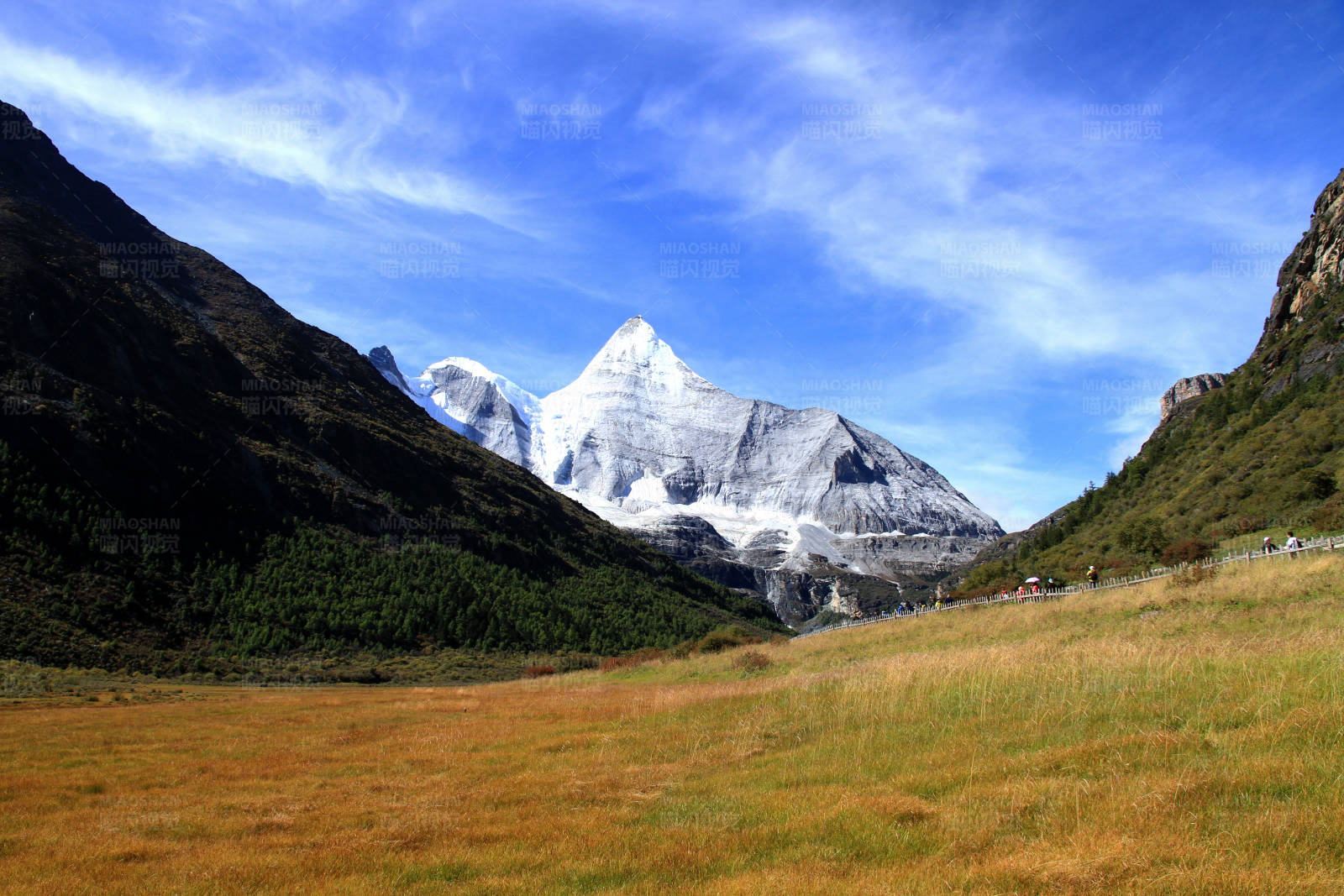 稻城亚丁风光图片