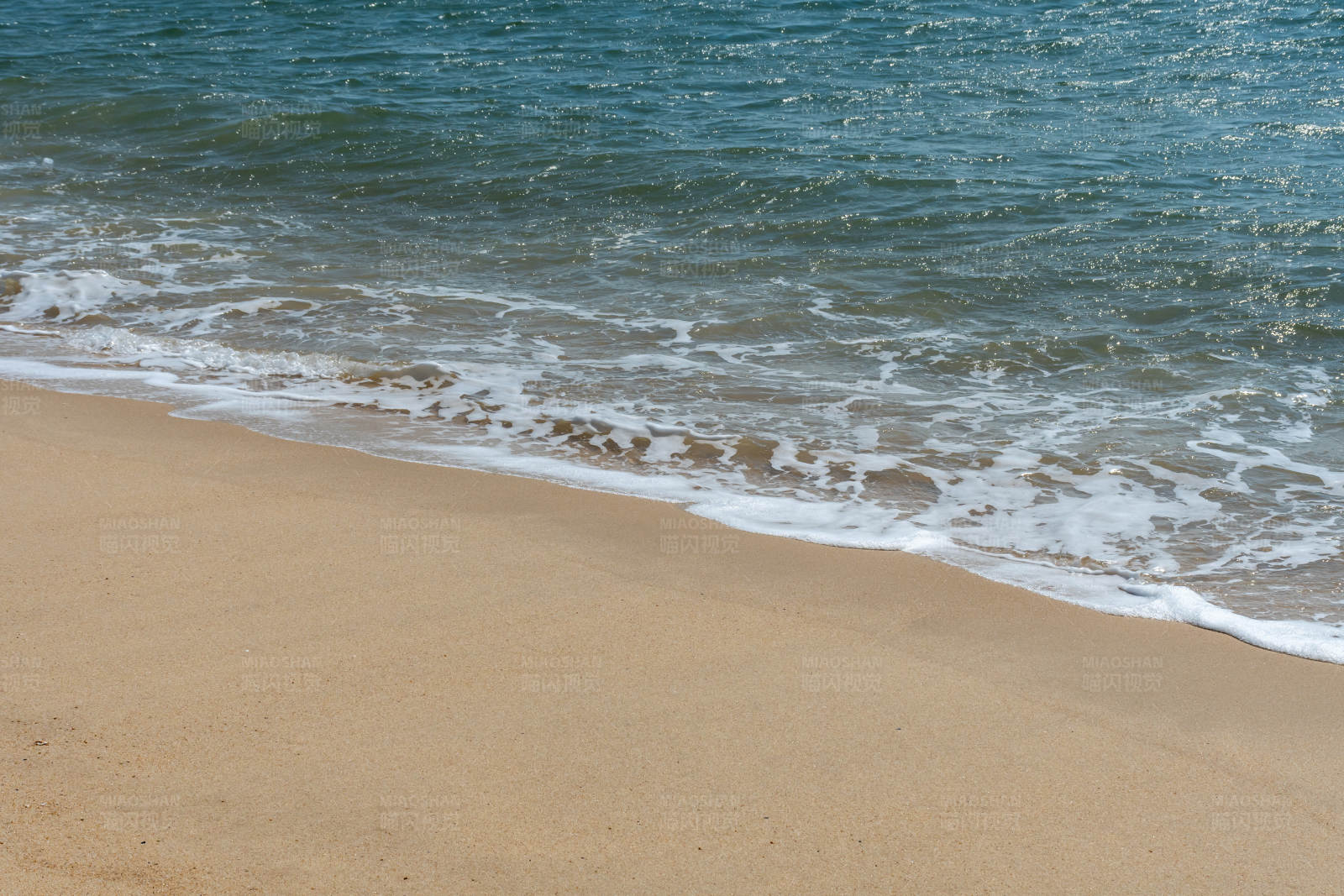 沙滩与海浪图片