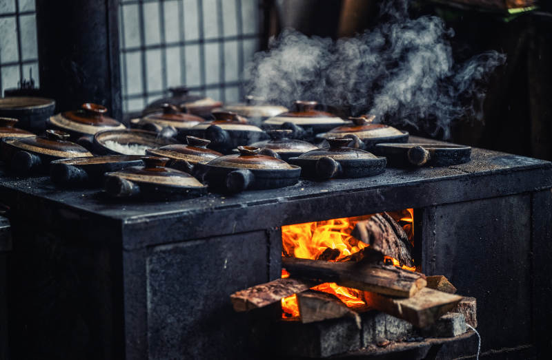 传统木炭烤鱼图片