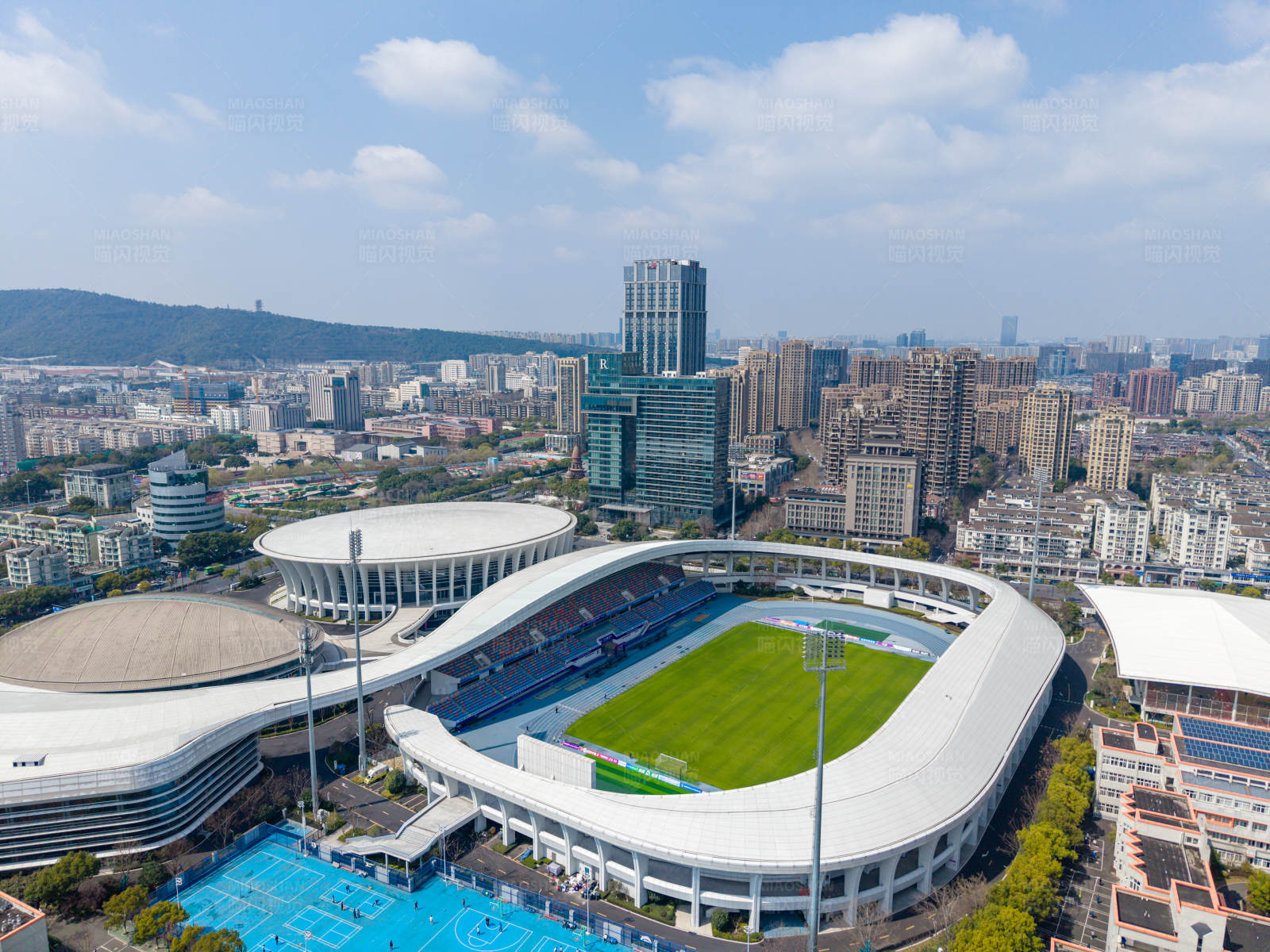 城市体育场馆全景图片