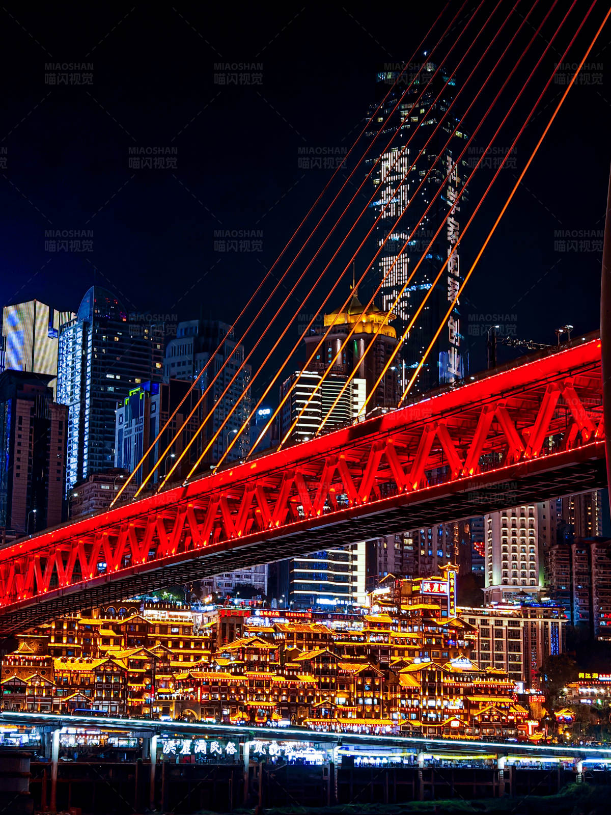 夜色中的城市桥梁图片