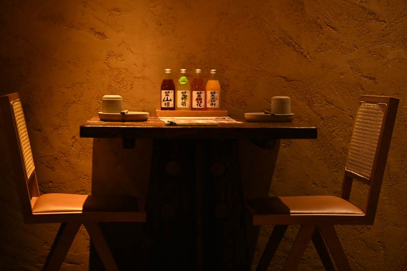 静谧茶室 双人对坐图片