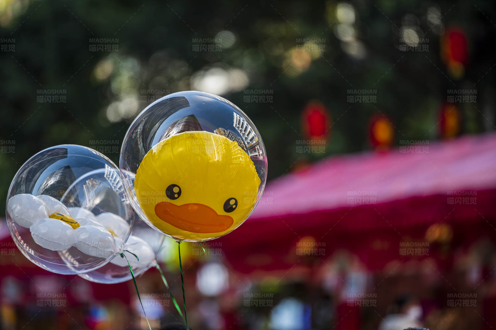 小黄鸭气球图片