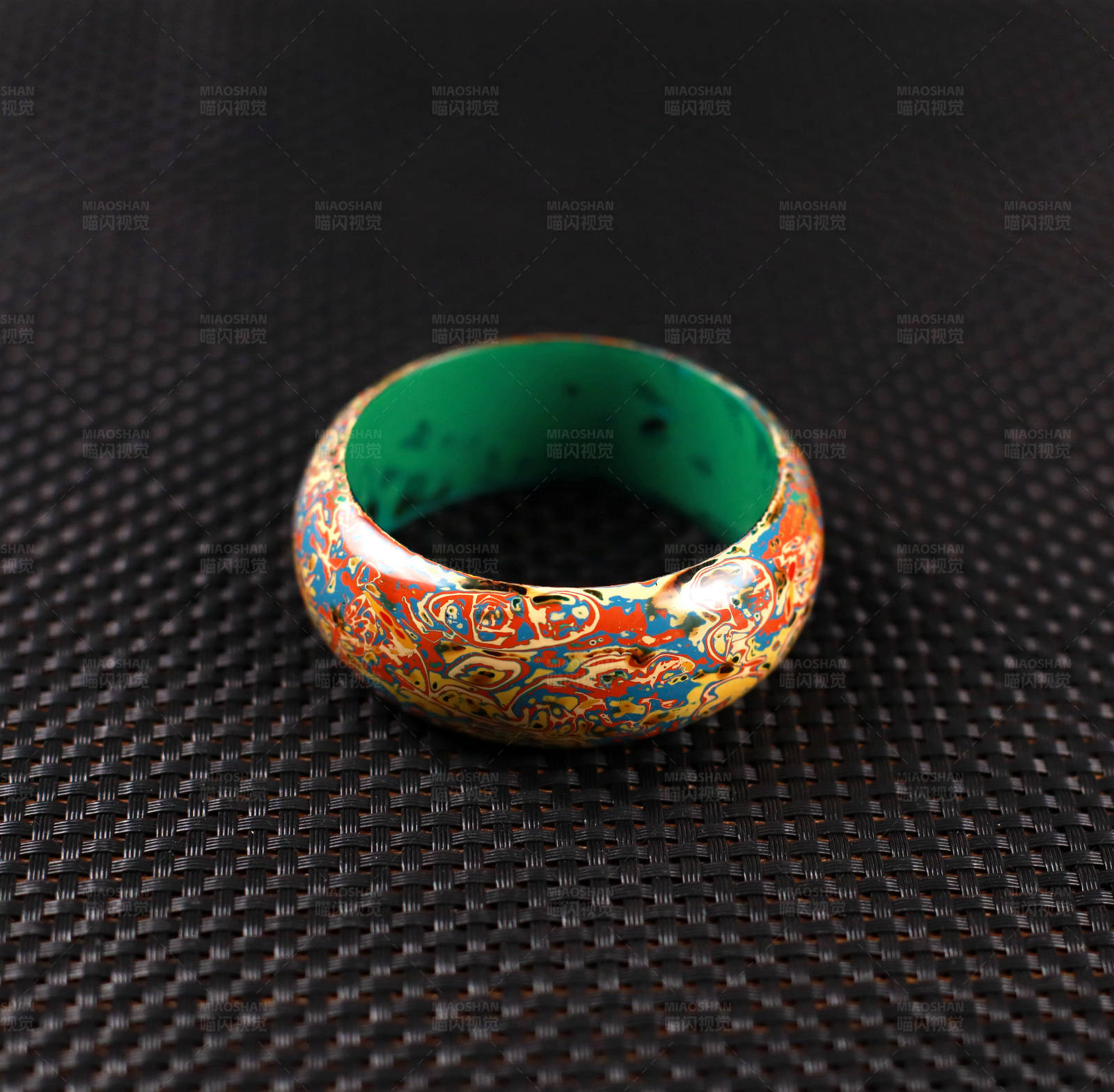 大漆彩色花纹手镯图片