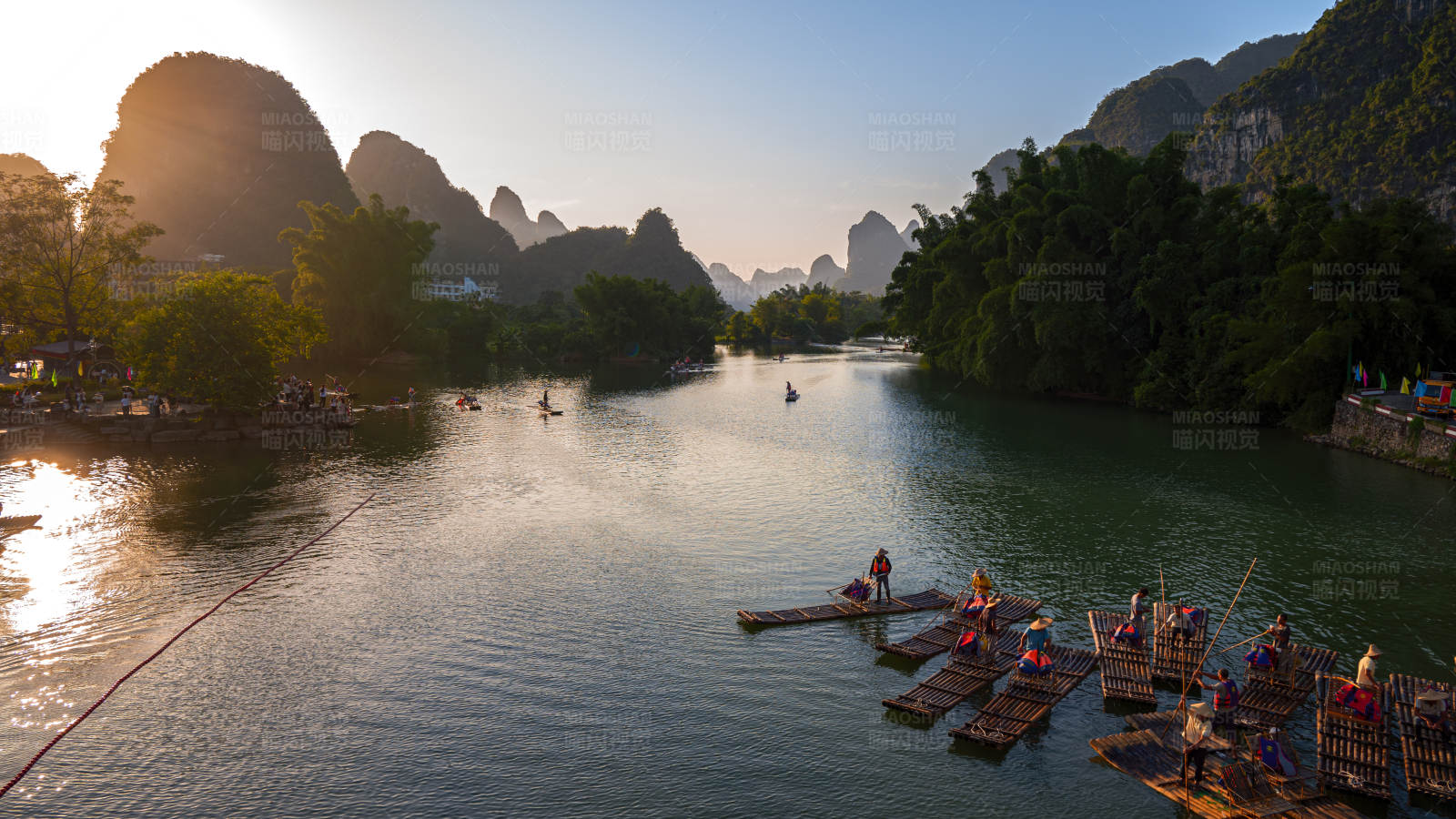 漓江竹筏游图片