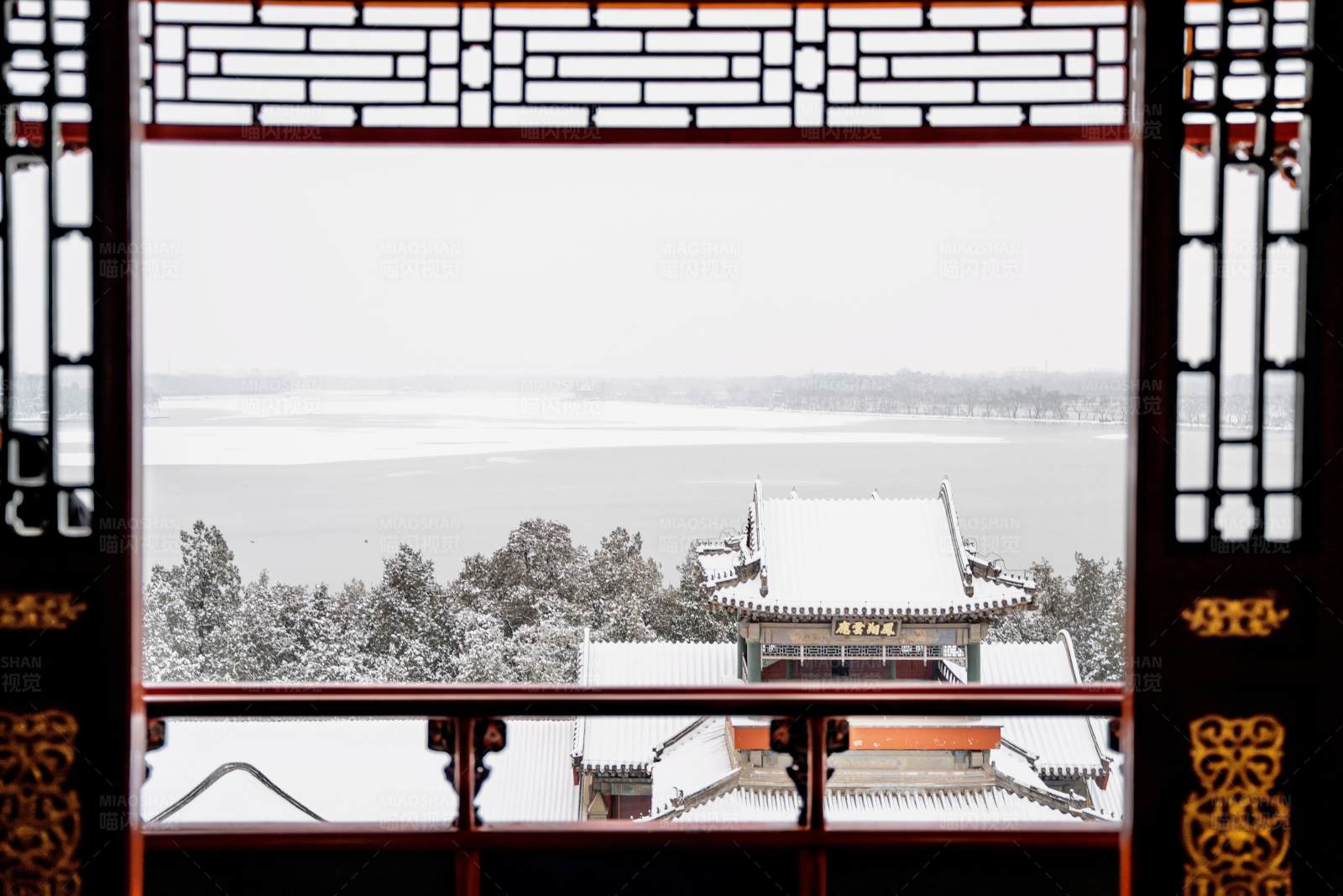 北京颐和园画中游与昆明湖图片