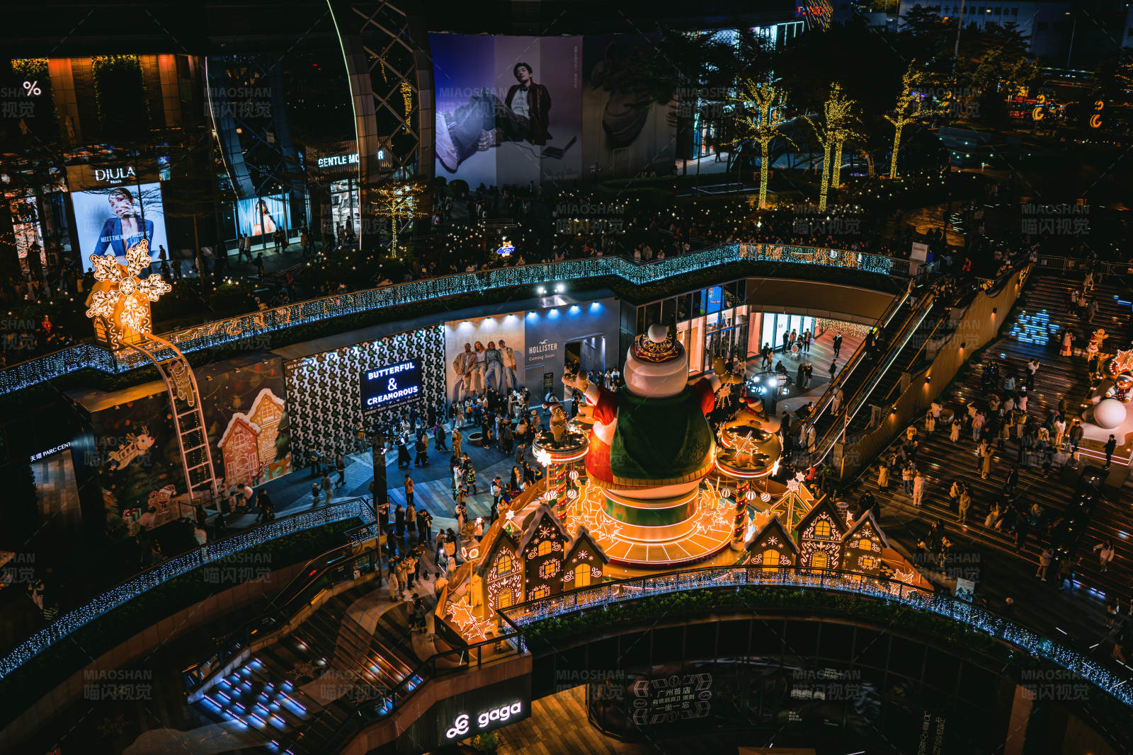夜景繁华商业广场图片