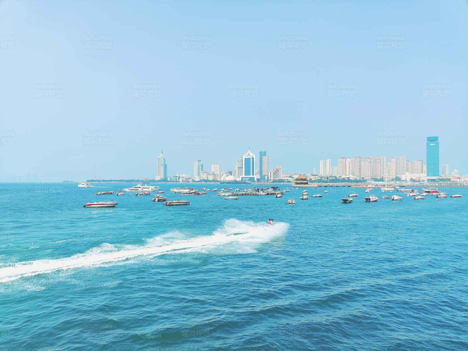 海上城市天际线图片