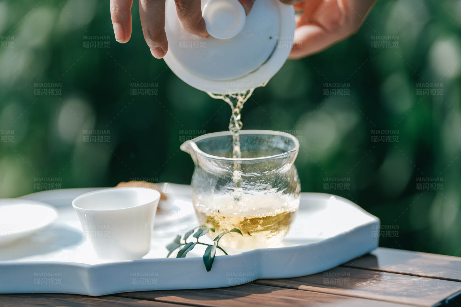 户外茶道 宁静的品茶时光图片