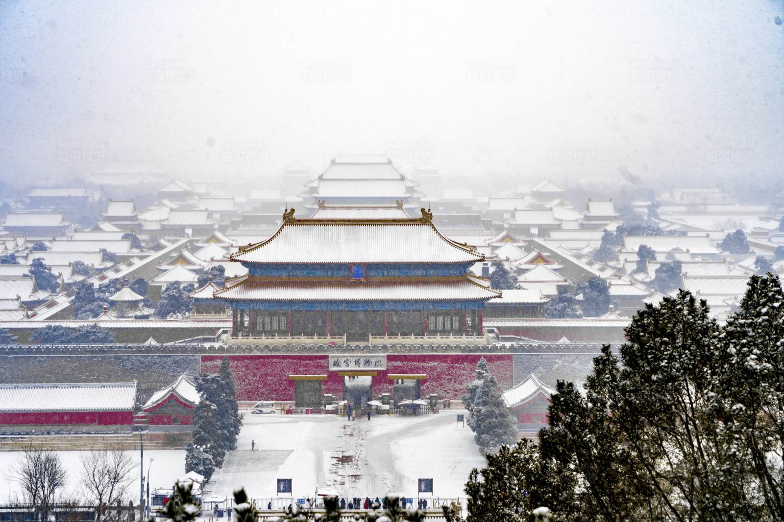 雪中的故宫图片