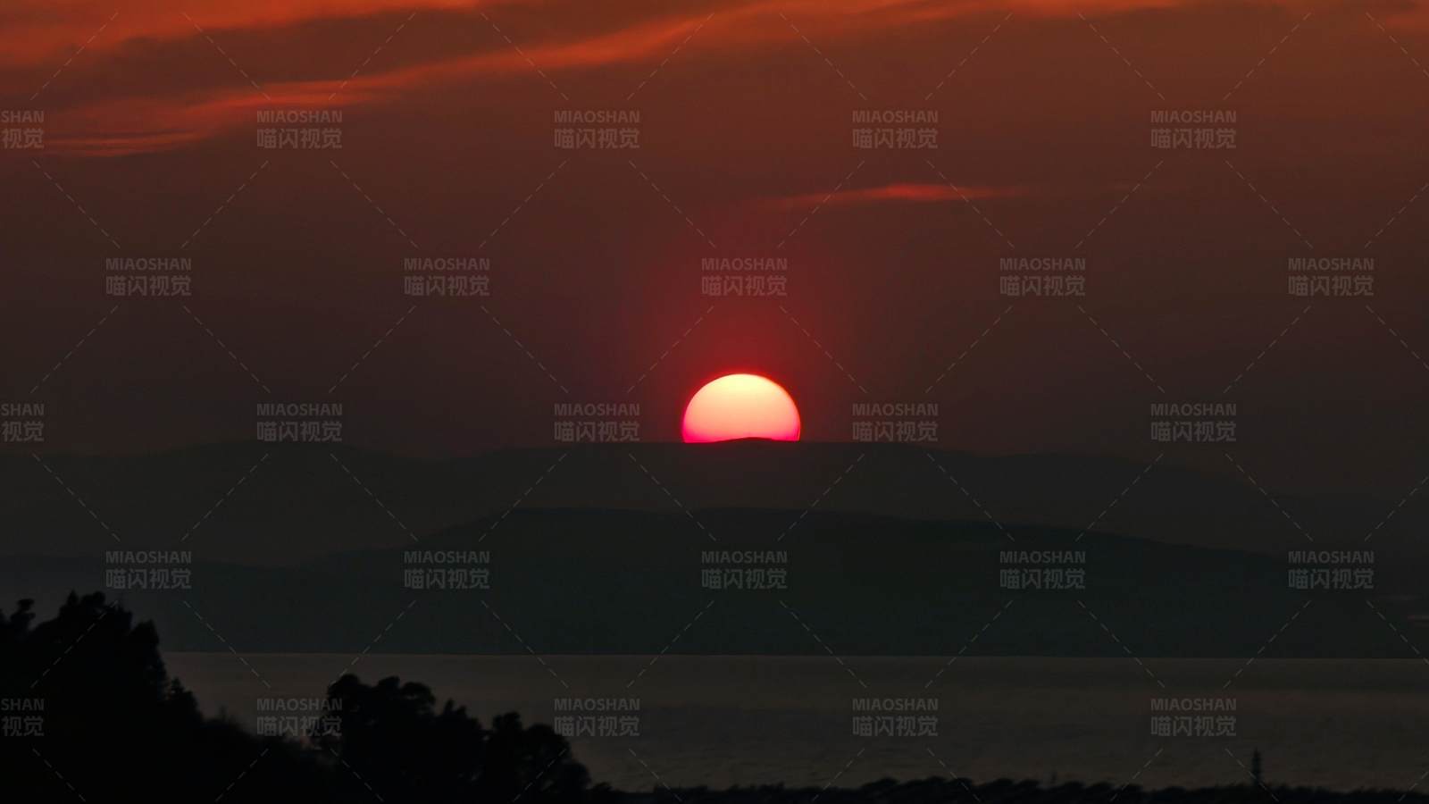 夕阳西下 山水静谧图片