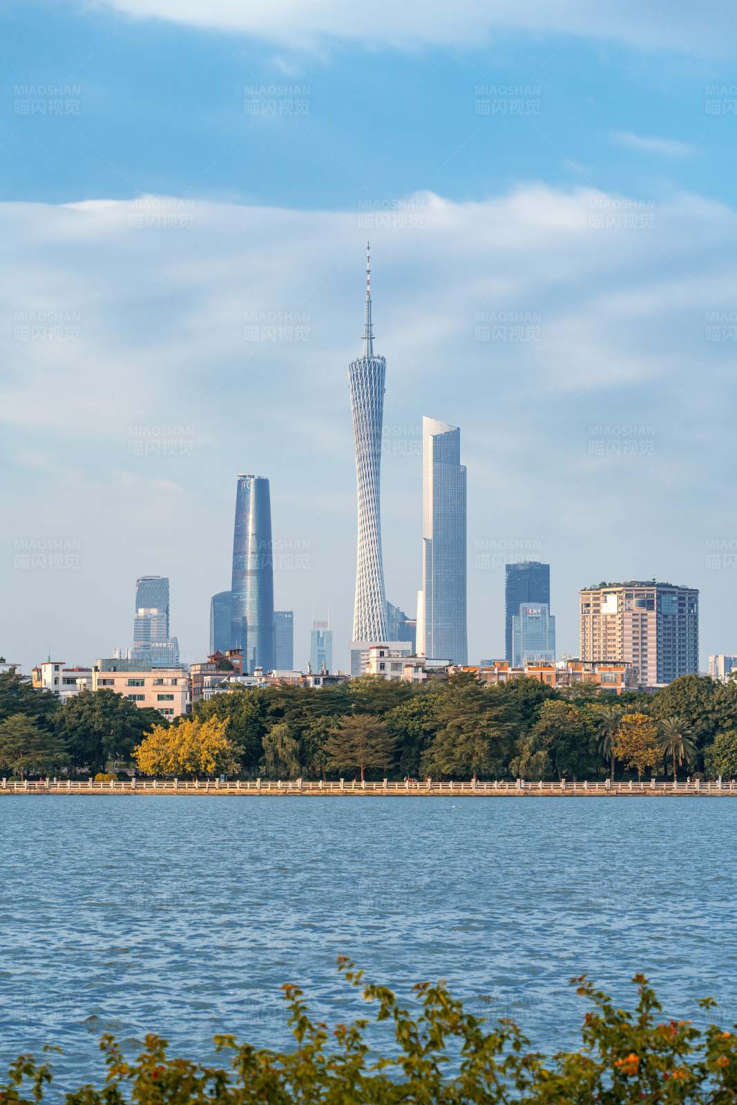 广州塔与珠江美景图片