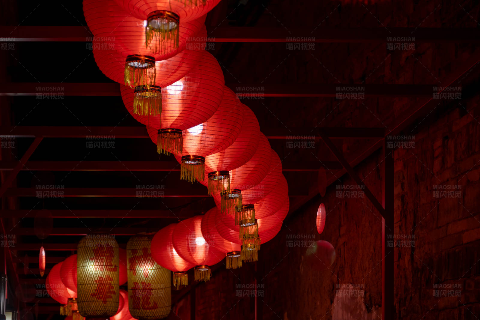 红灯笼夜景图片