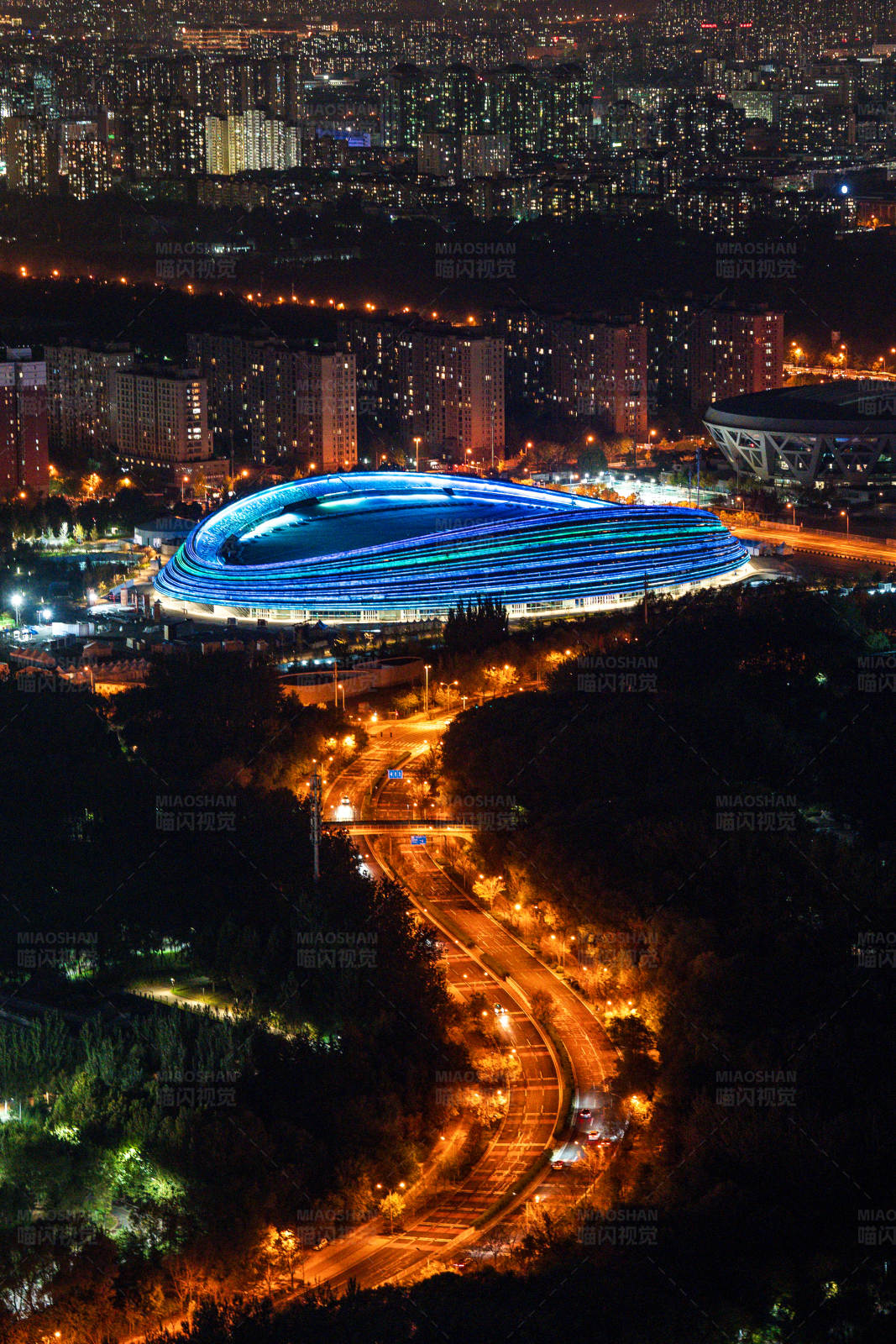 北京夜色中的城市地标图片