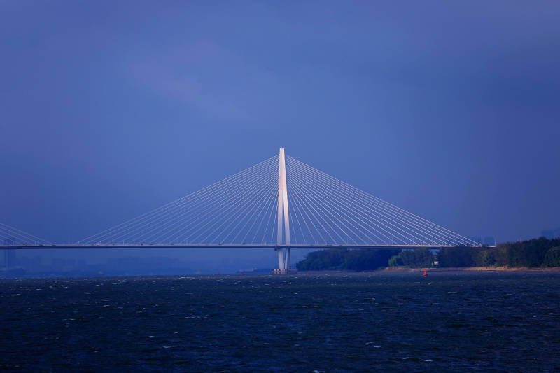 跨海大桥光影图片