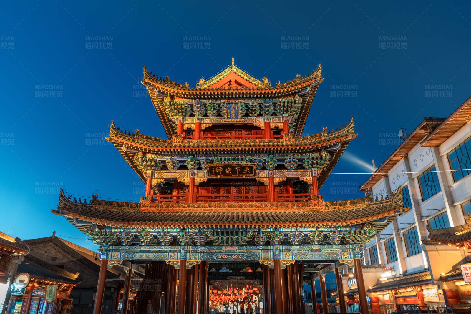 陕西榆林老街古建筑夜景图片