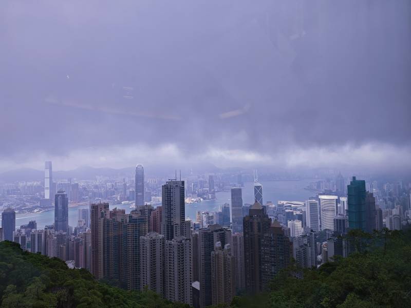 香港维港雨天景色图片