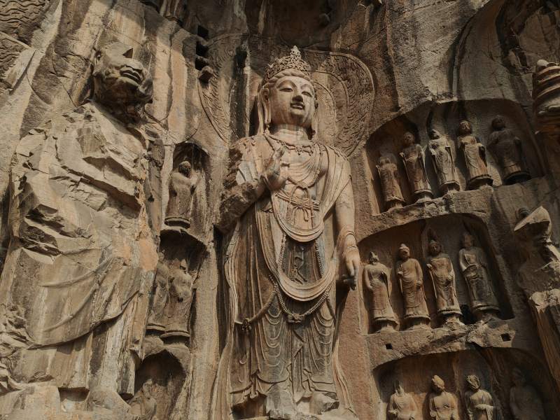 龙门石窟佛像图片