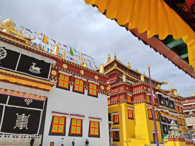 藏传佛教寺庙建筑图片