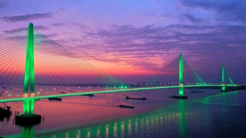 晚霞中的南京江心洲长江大桥图片