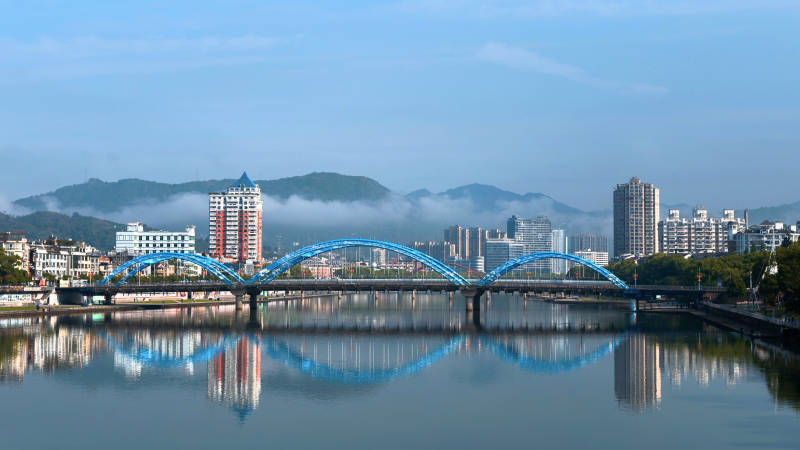 蓝色拱桥映水城（福鼎市）图片