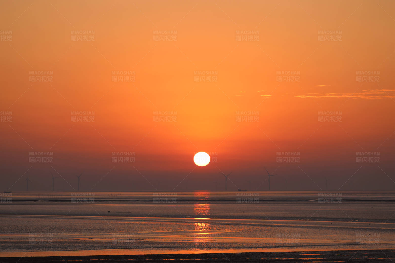 盐城东台条子泥景区海上日出图片