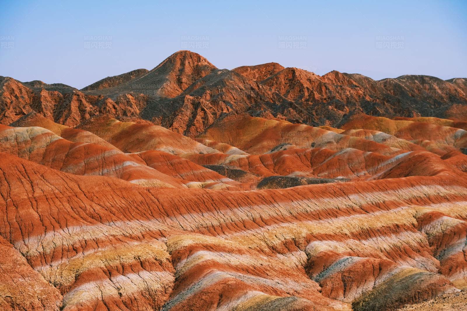 彩虹山的壮丽景色图片