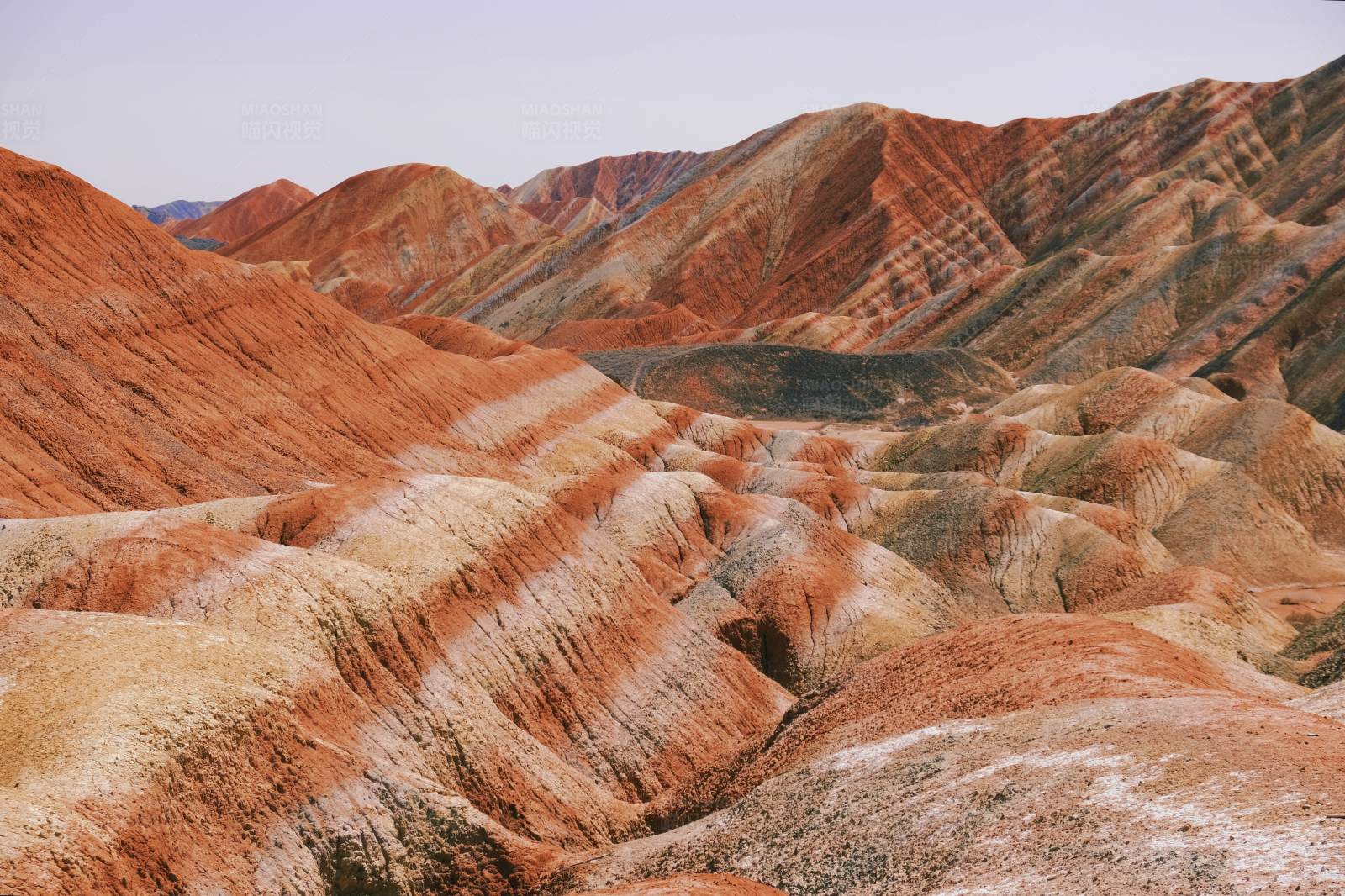 彩虹山的壮丽景色图片