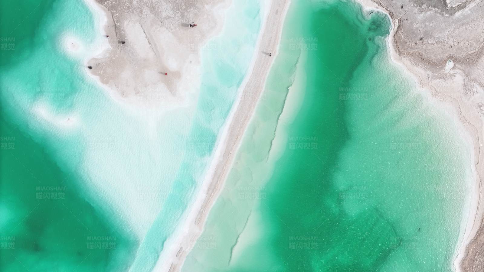 盐湖鸟瞰图图片