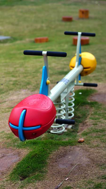 户外健身器材图片