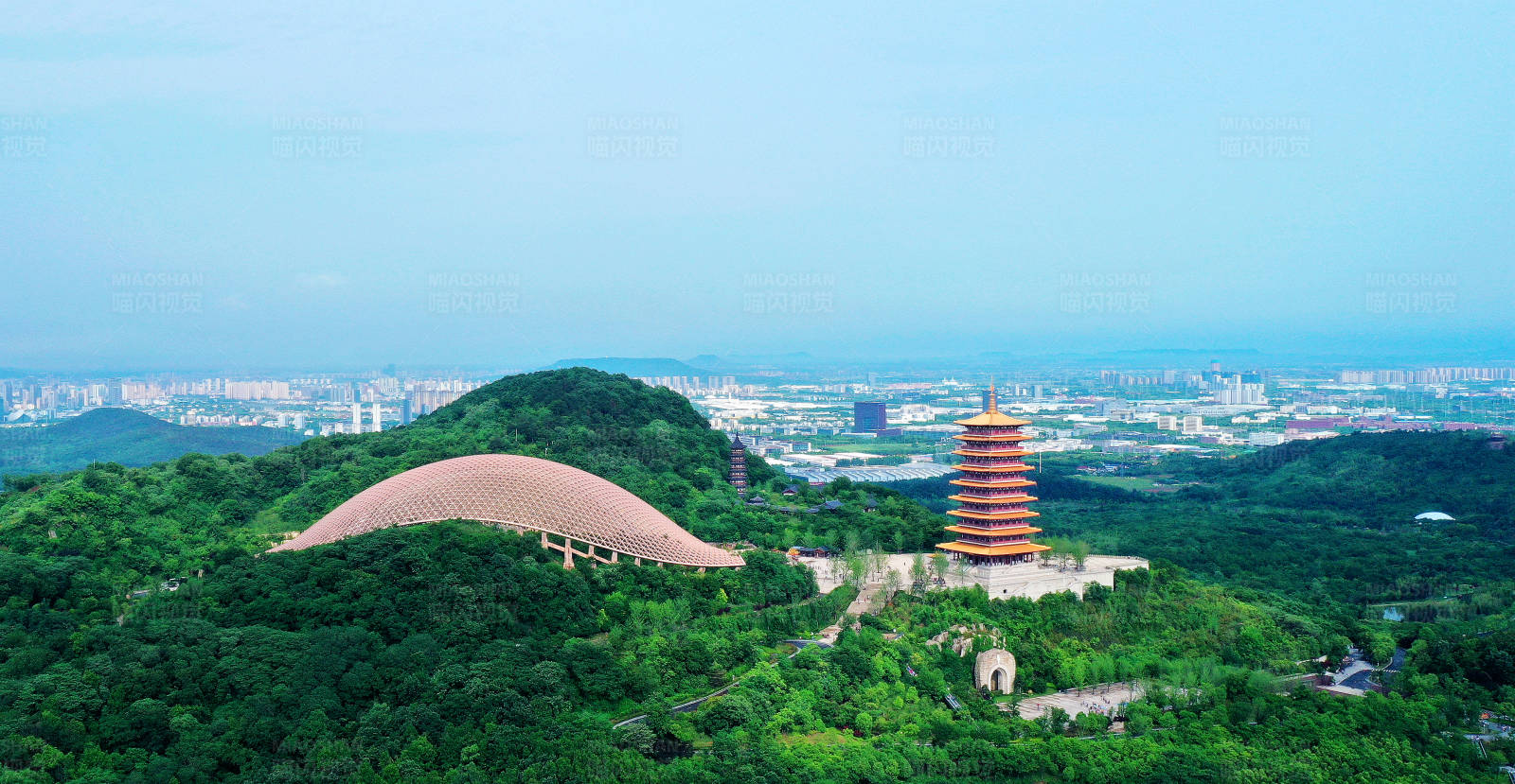 航拍南京牛首山地宫和牛首塔图片