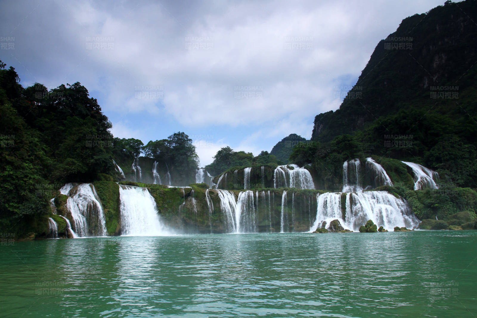 德天瀑布群图片